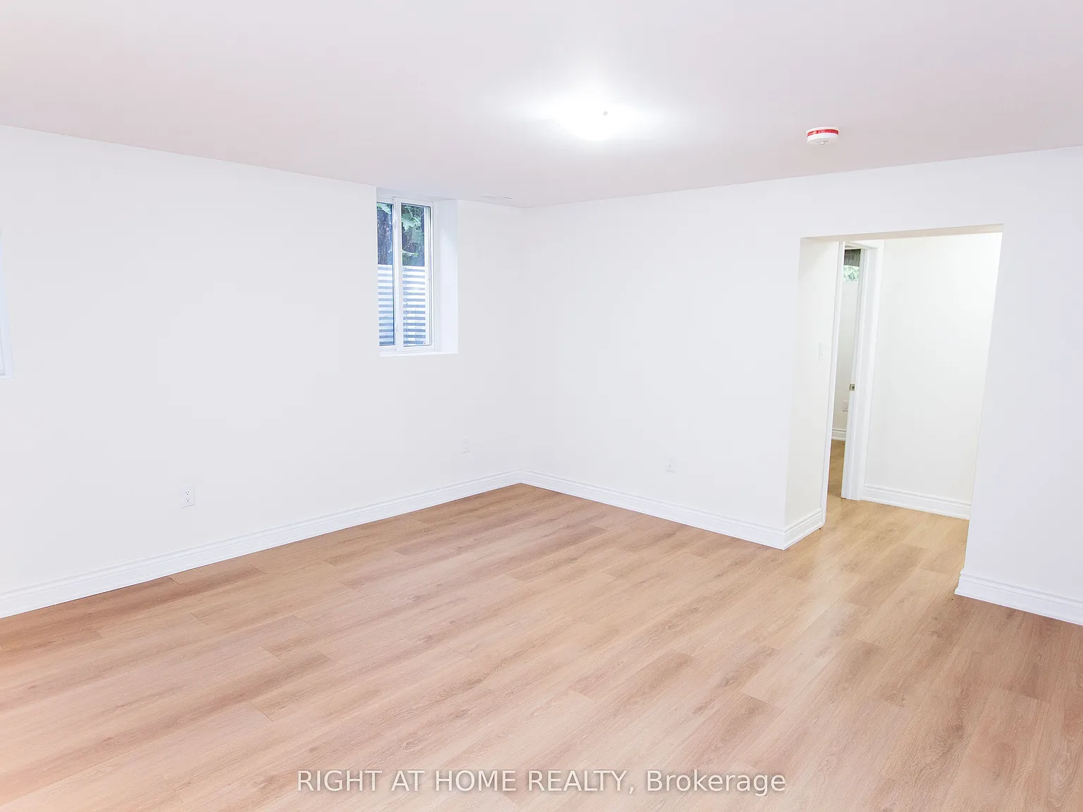 3 bed, $1,900 — Photo 3
