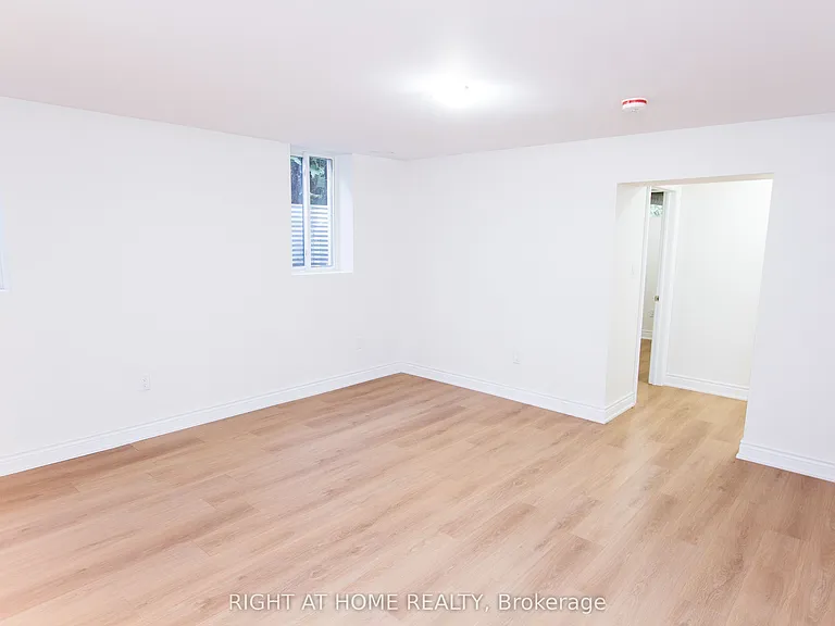 659 Shakespeare Ave — Photo 3
