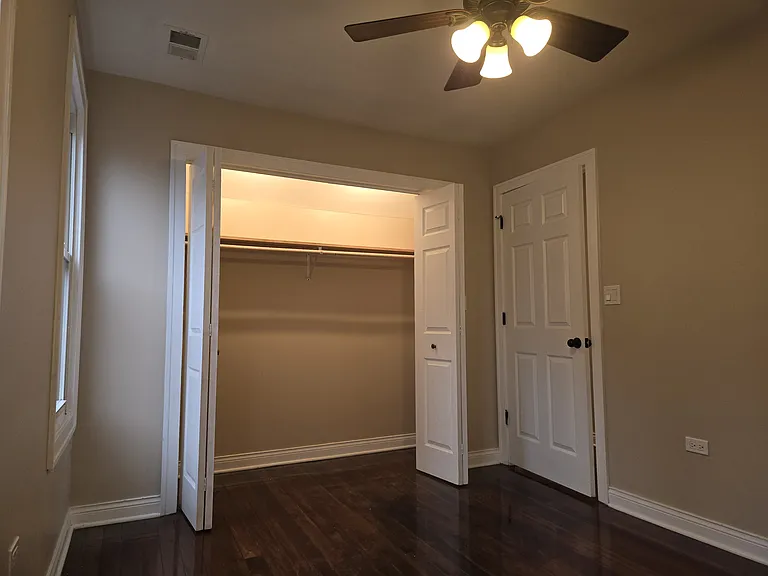 7948 S Escanaba Ave #3 — Photo 13