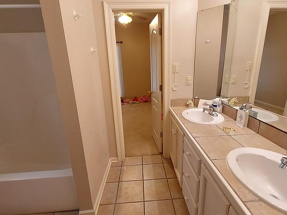 5th image of 108 Canebroke Ln
