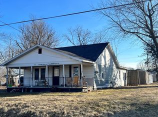 908 Morris Ave, Mountain Grove, MO 65711