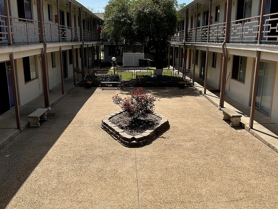 Parkwood Apartment
