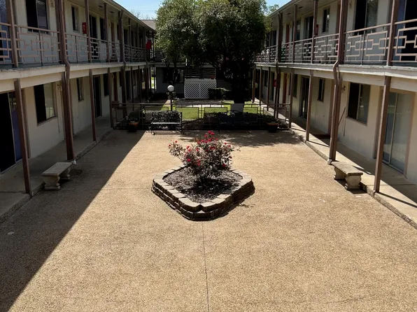 Parkwood Apartment, 325 E Phillips St APT 21, Richardson, TX 75081