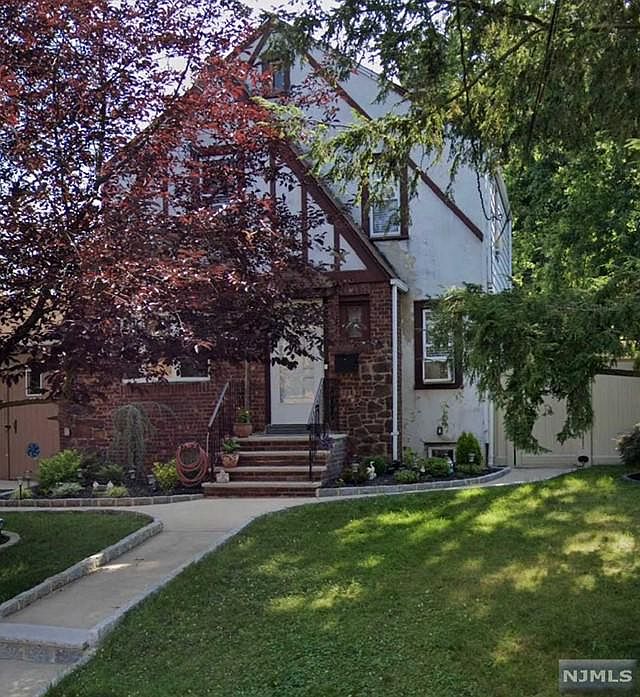 55 S 1st St, Bergenfield, NJ 07621 Zillow