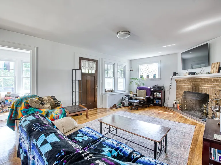 42 Thompson St — Photo 12