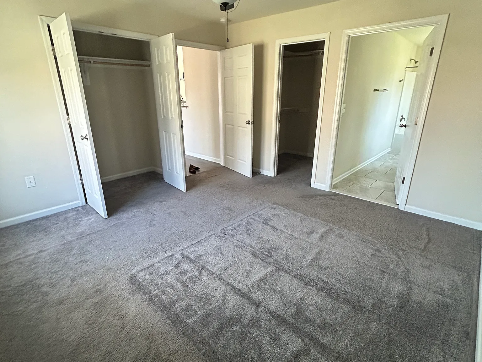 3 bed, 3000 sqft, $2,500 — Photo 3