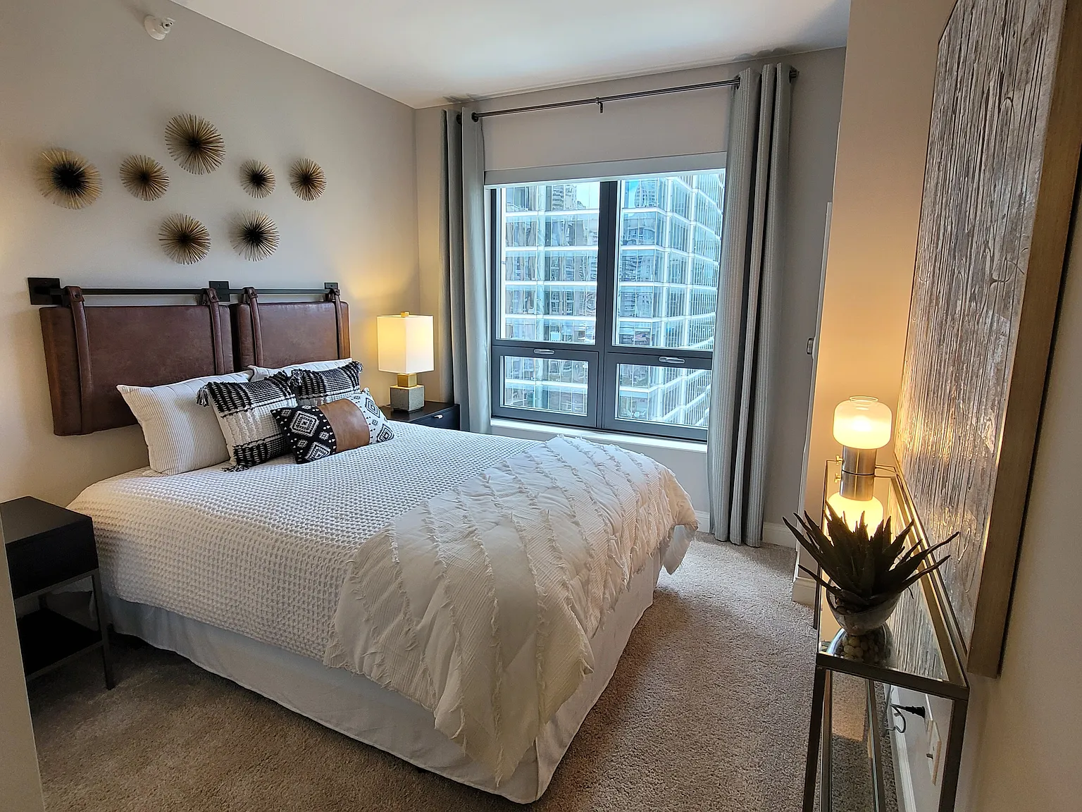 2 bed, 1199 sqft, $5,164 — Photo 4
