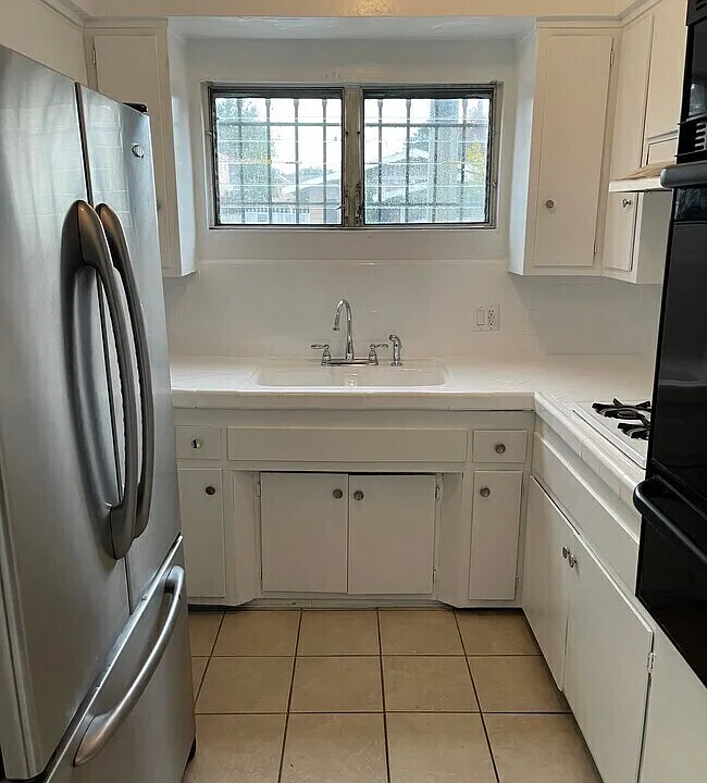 1935 Obama Blvd #4