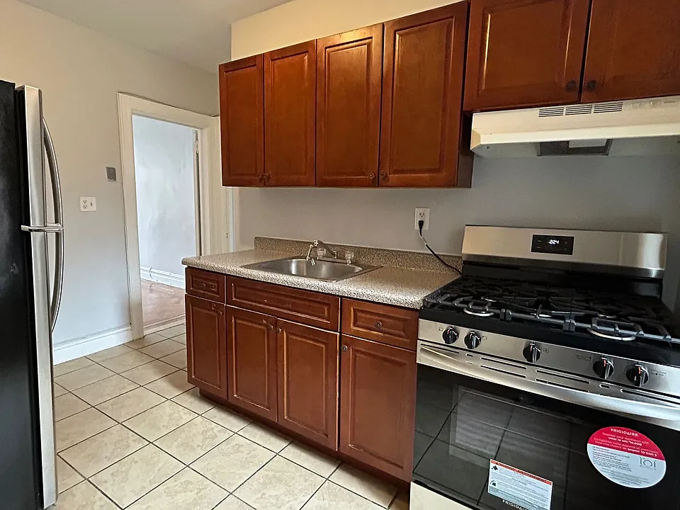 930 Avenue C #B1E