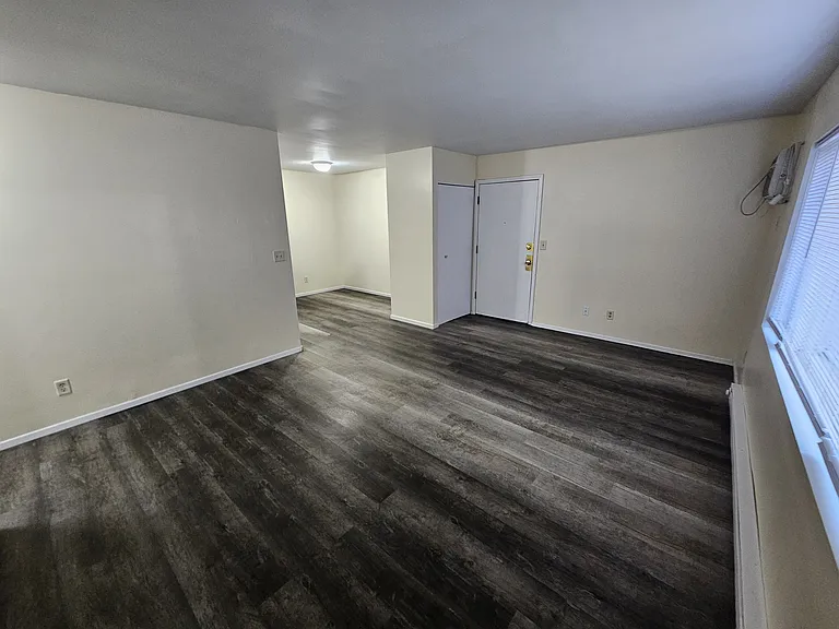 1731 La Crescent St #57 — Photo 10