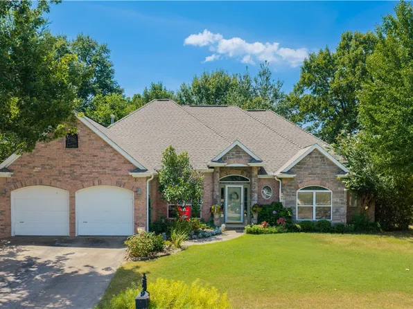 4437 W Castlebury Ln, Fayetteville, AR 72704