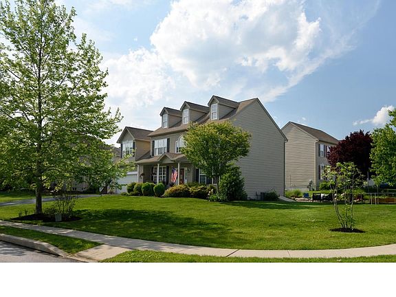 2nd image of 506 Willow Glen Cir