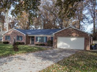 2420 Oakwood Dr, Anderson, IN 46011