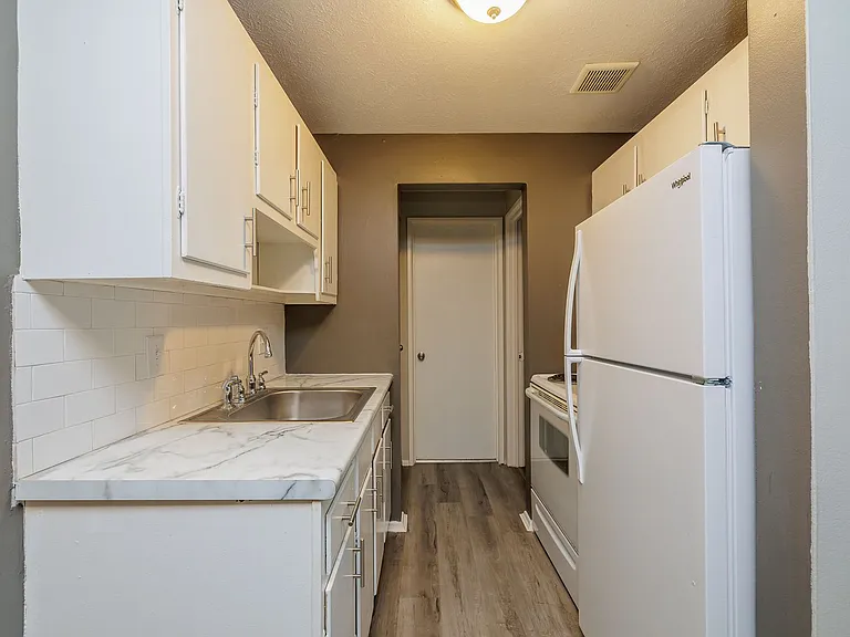 163 E Bridge St #306 — Photo 32