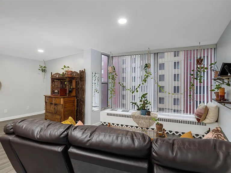 8200 E Jefferson Ave #506 — Photo 24