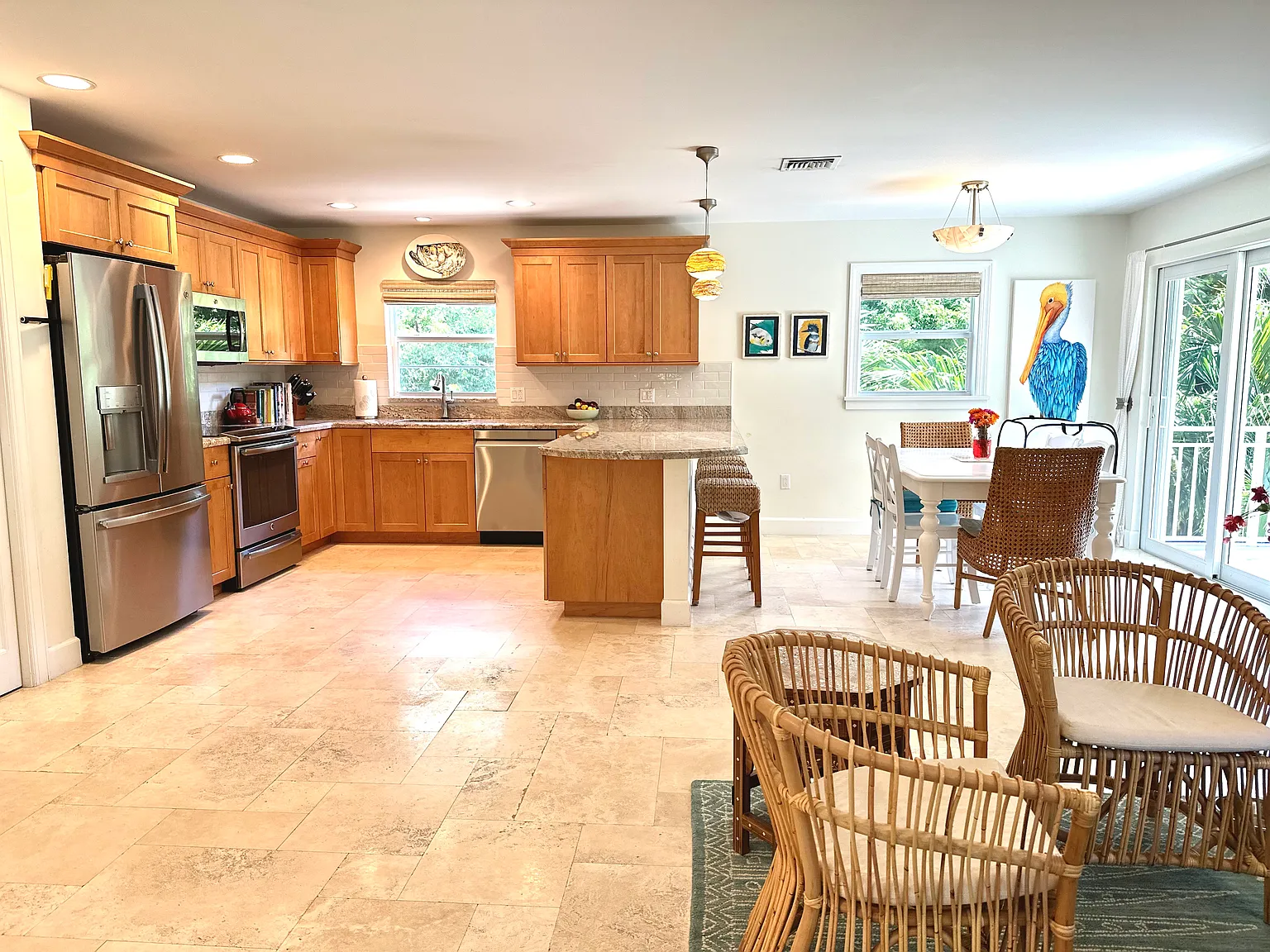 3 bed, 1400 sqft, $4,300 — Photo 3