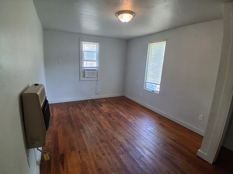 224 1/2 S Lowry St — Photo 11