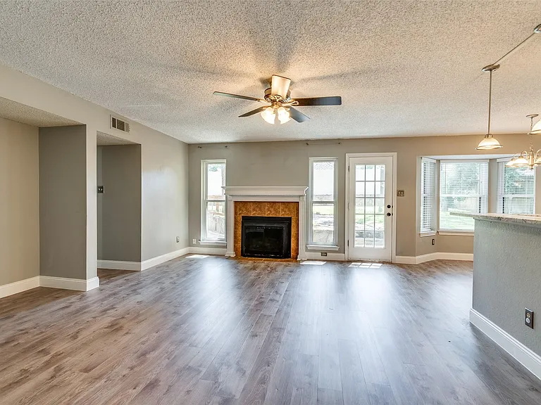 3104 Steve Dr — Photo 6