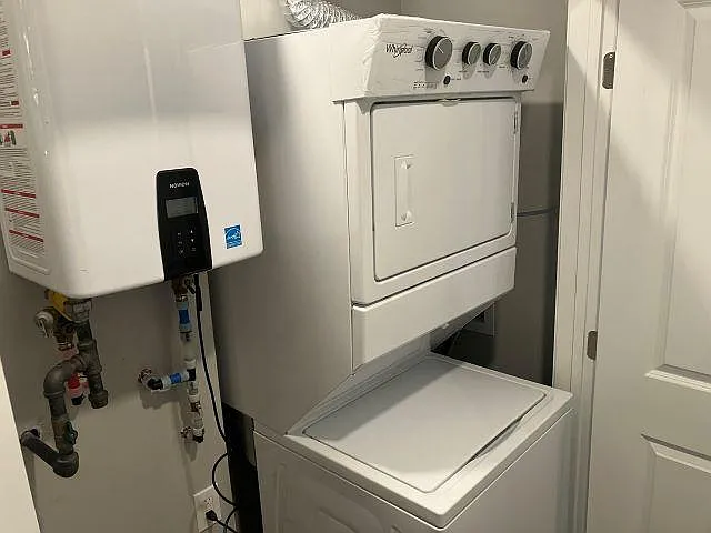 2 bed, 1100 sqft, $2,195 — Photo 3