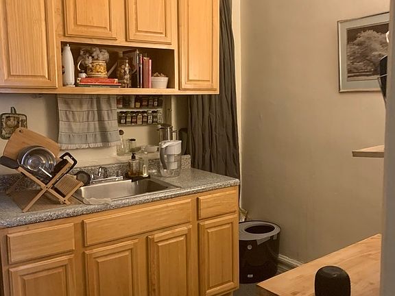 3rd image of 259 Parkside Ave APT 1B