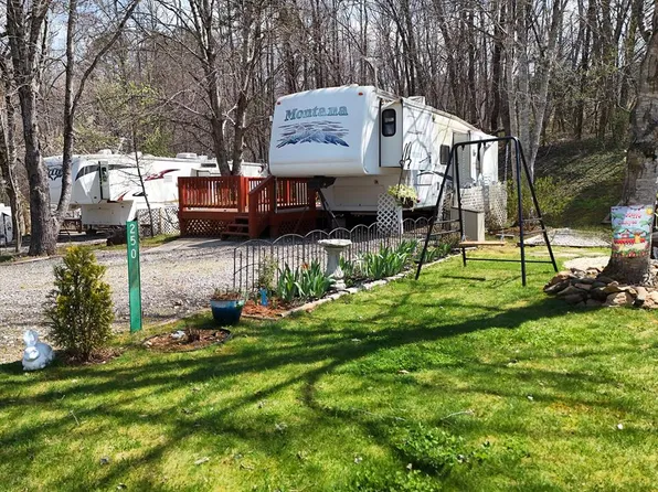 250 Choestoe Valley Cir, Blairsville, GA 30512