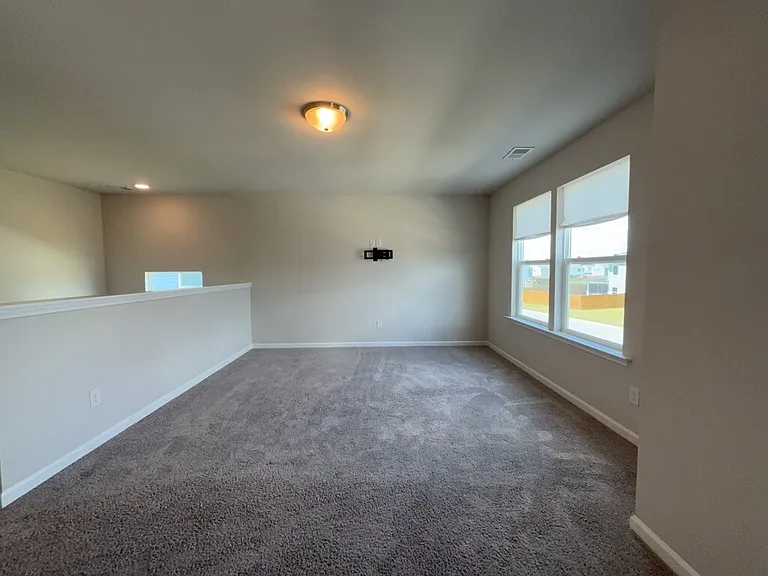 445 Navona Dr — Photo 17