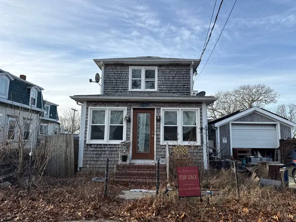 26 Highland Ave, Onset, MA 02558