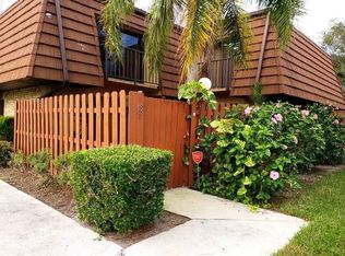 1440 N Lawnwood Cir APT 18D, Fort Pierce, FL 34950
