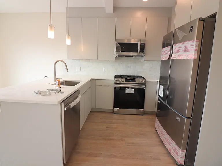 458 Washington St #207 — Photo 3