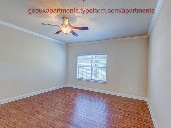 4th image of 566 Boggess St #1