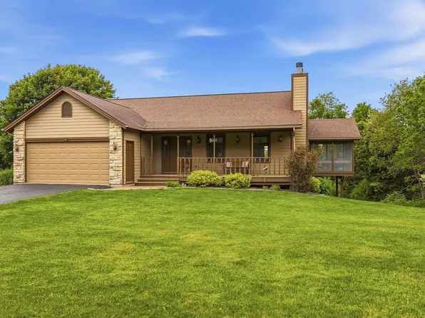 7 Belden School Ln, Galena, IL 61036