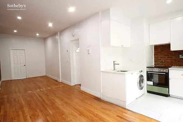 Rented by Sotheby's International Realty | media 11