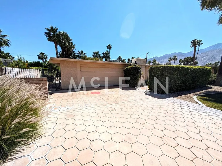 2737 E Plaimor Ave — Photo 11