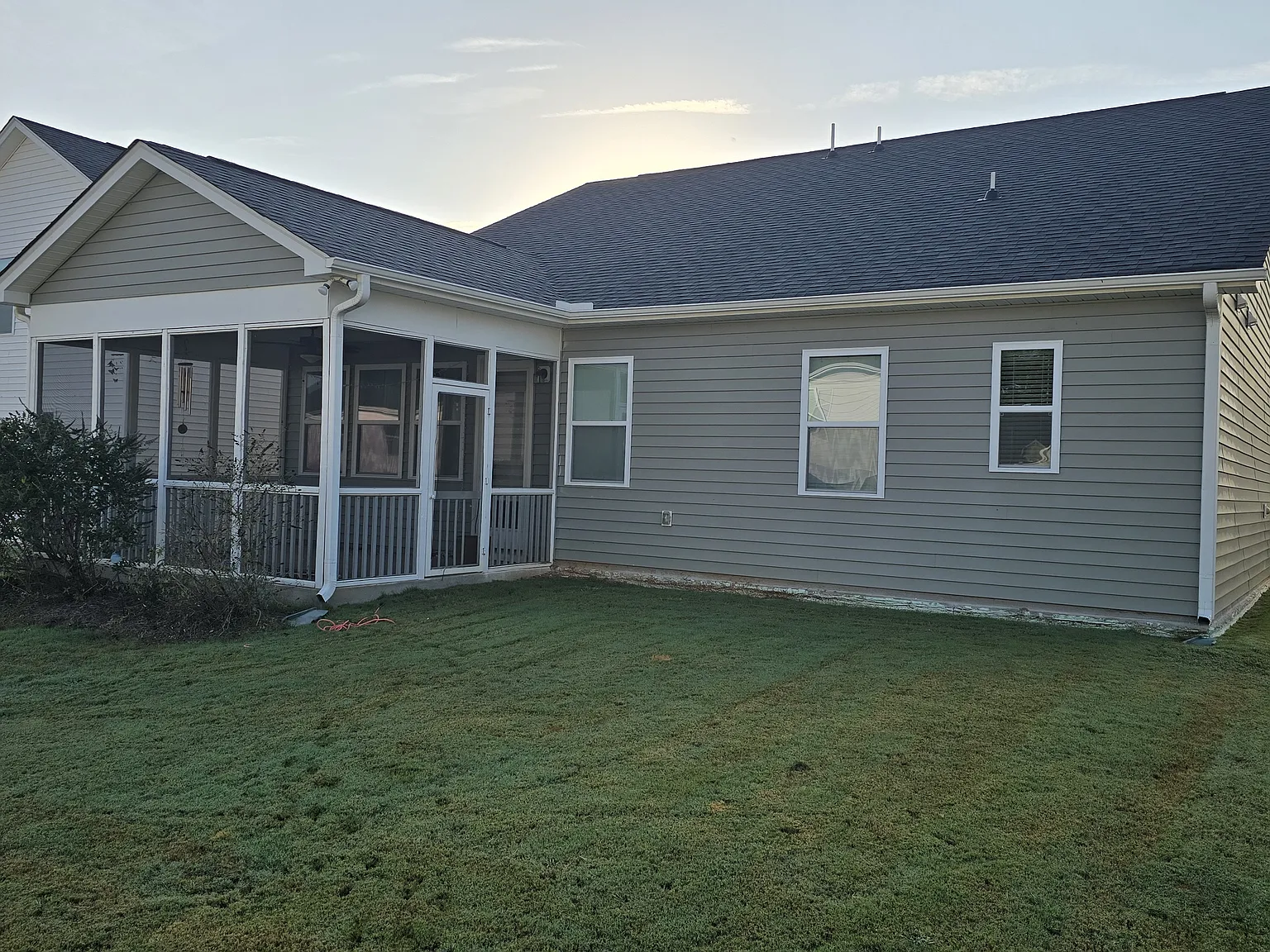 4 bed, 2344 sqft, $2,700 — Photo 2