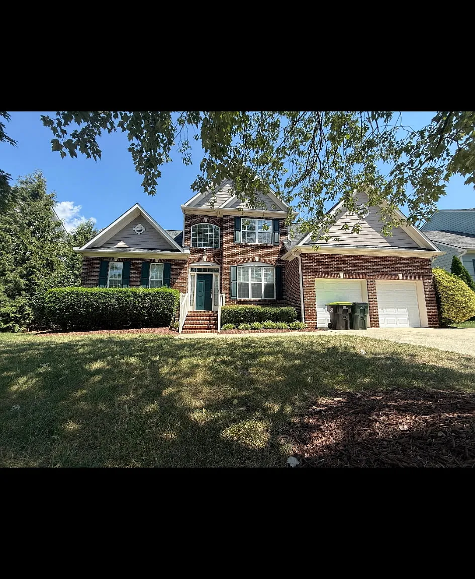4 bed, 2674 sqft, $2,799 — Photo 2