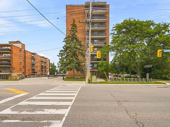 2nd image of 855 Kennedy Rd #806