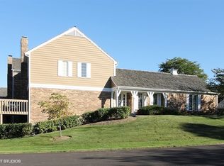 1406 Shire Cir #11, Inverness, IL 60067