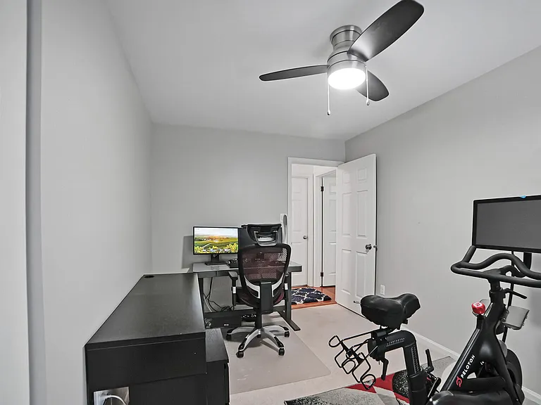 18420 Shady View Ln — Photo 32