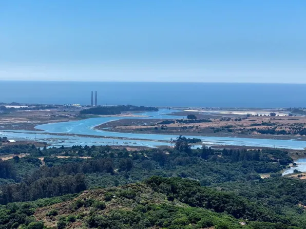 525 Strawberry Canyon Rd, Royal Oaks, CA 95076