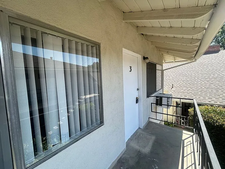 325 N Glendora Ave #3 — Photo 4