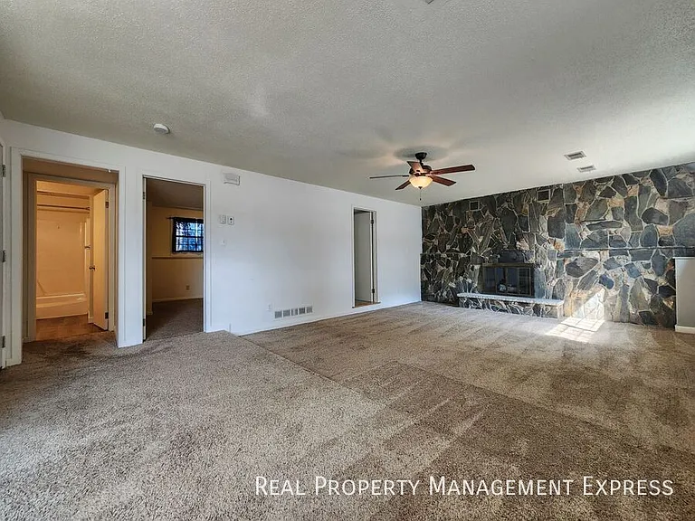 2800 W McClellan St #2 — Photo 7