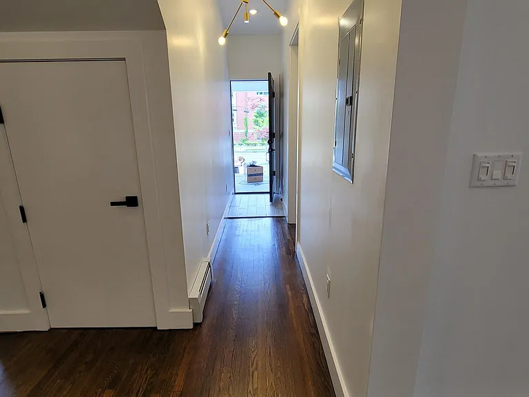 682 Whitney Ave #1 — Photo 10