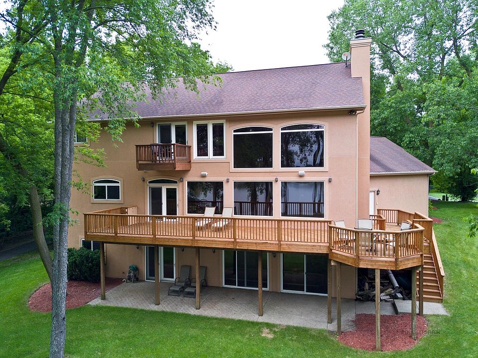 1st image of 990 E Shore Dr