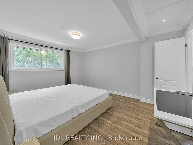 53 Southdale Dr — Photo 19