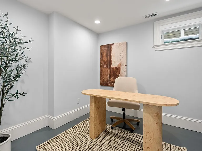 80 Linden St #1 — Photo 13