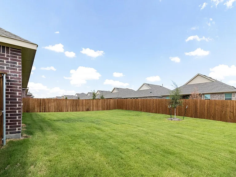 1837 Lake Grove Dr — Photo 25