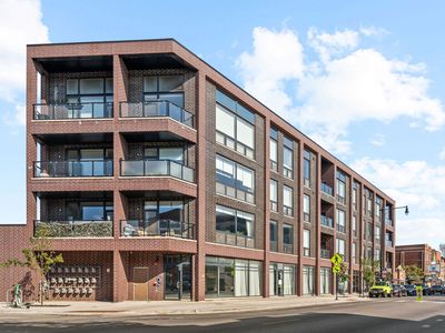 (Undisclosed Address), Chicago, IL, 60618