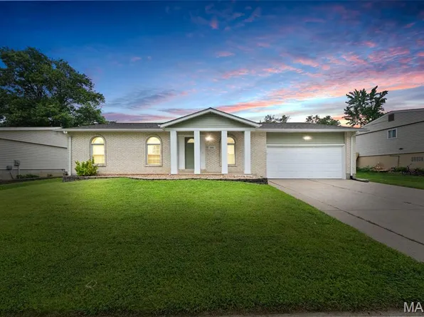 5303 Camelot Estates Dr, Saint Louis, MO 63129