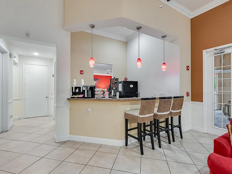 Capital Walk Apartments — Photo 12