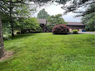 312 Wheatridge Dr, Jeannette, PA